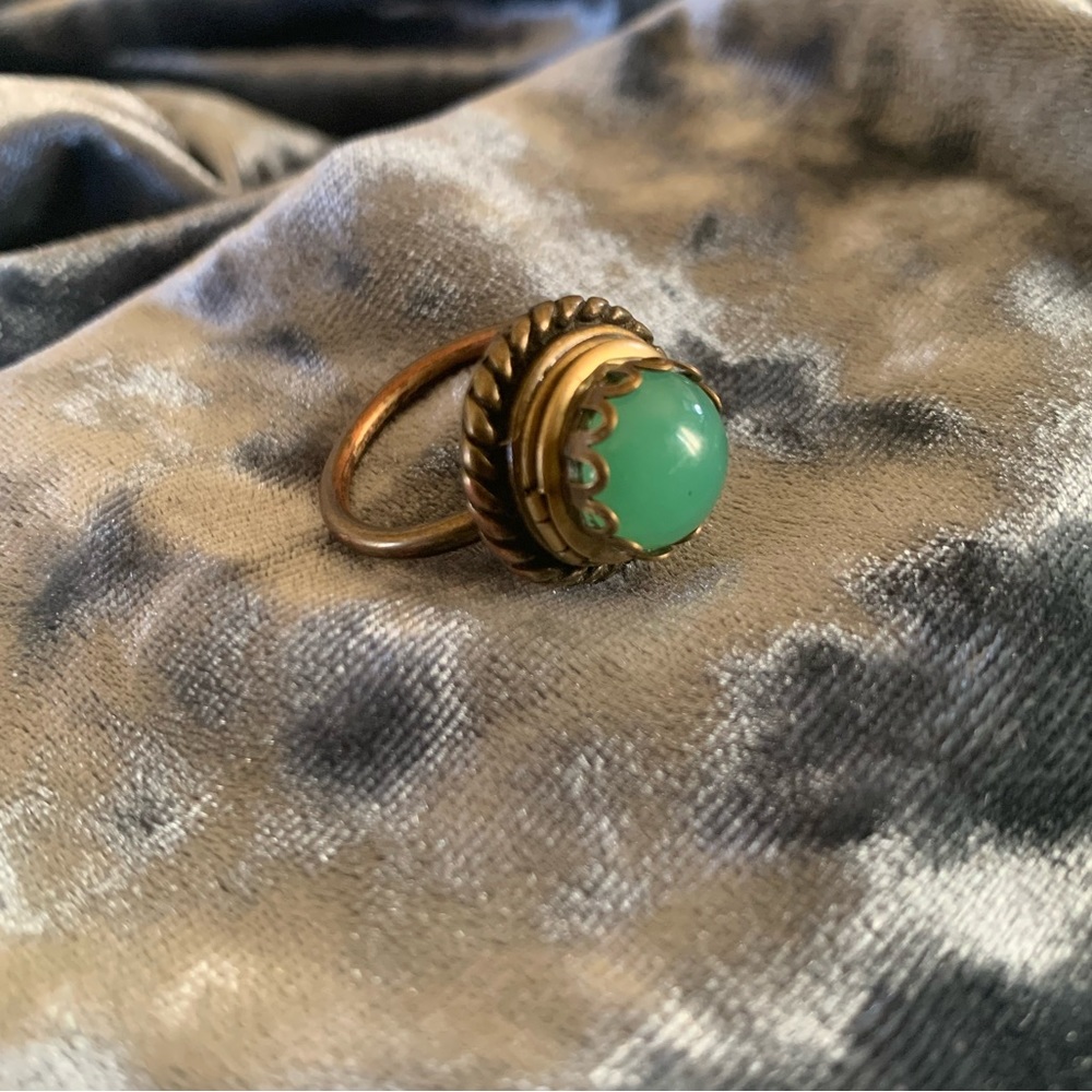 Uranium Poison Ring